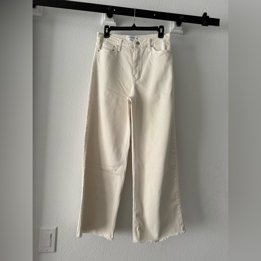 Just Black Denim off white wide leg jeans. Length could be cropped or fit petite